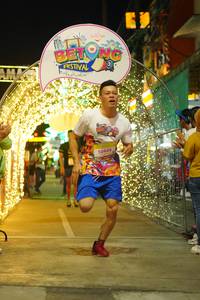 BIB: 50449
                            <button type="button" onclick="openModal(21832593)" class="btn btn-primary btn-sm float-right btn-popup" data-toggle="modal" data-target=".modal-high-quality">
                        <i class="fas fa-shopping-cart"></i> Add to Cart
                    </button>
                                            <button type="button" onclick="isThisMe(21832593, true)" class="btn btn-success btn-sm float-right btn-popup btn-isme hidden" data-toggle="tooltip" data-placement="bottom" title="นี่คือรูปของคุณใช่ไหม คลิกที่นี่เพื่อเอาเข้าอัลบั้ม">
                        <i class="fas fa-plus"></i> Add to album
                    </button>
                    <button type="button" onclick="isThisMe(21832593, false)" class="btn btn-warning btn-sm float-right btn-popup btn-isnotme hidden">
                        <i class="fas fa-ban"></i> Remove from album
                    </button>